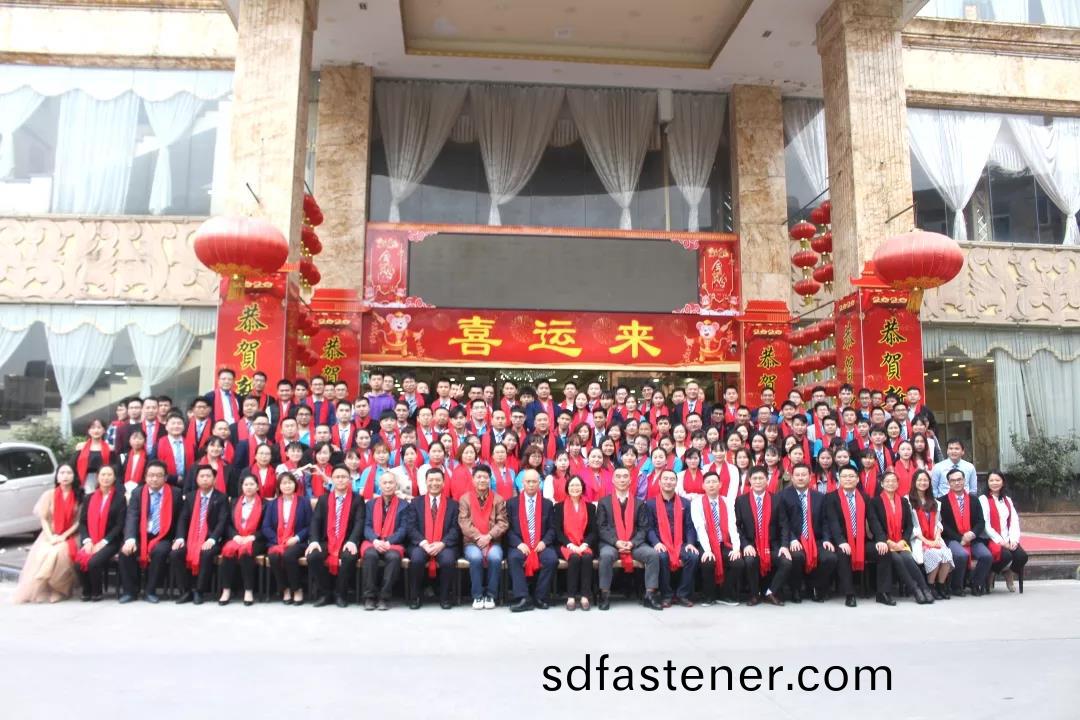 藍勃(bo)生物2019年(nian)度(du)錶(biao)彰(zhang)暨2020新(xin)年(nian)糰拜(bai)會(hui)隆(long)重(zhong)擧行